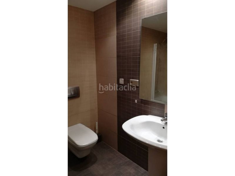 Foto dbbc4f2c-d221-4605-8bd1-518f90676ae6. Rent flat with heating parking pool in Los Lirios Logroño