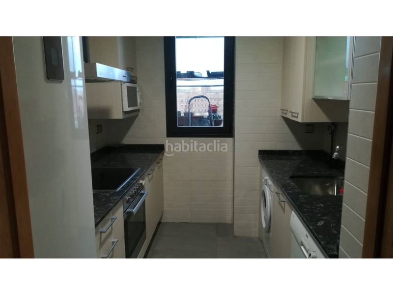 Foto e8eaa7aa-3633-4ec8-92cd-6386cf7ff8da. Rent flat with heating parking pool in Los Lirios Logroño