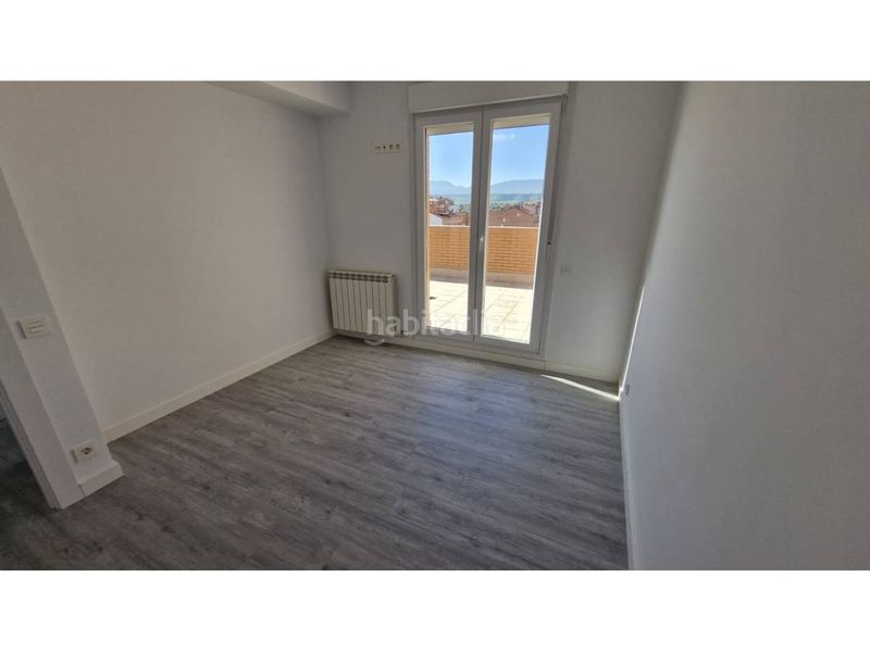 Foto 417c07dc-d3fe-49c0-b6ad-a5dfe49f7add. Ático aticazo de dos dormitorios con tres terrazas de 77m2 en total a estrenar en Lardero