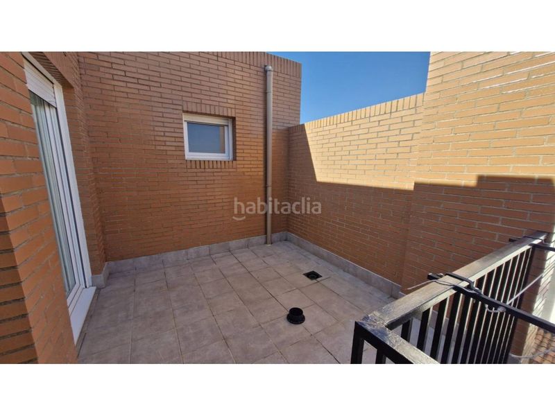 Foto 685ecf39-7c68-4b5e-ab79-8ad21998b496. Ático aticazo de dos dormitorios con tres terrazas de 77m2 en total a estrenar en Lardero