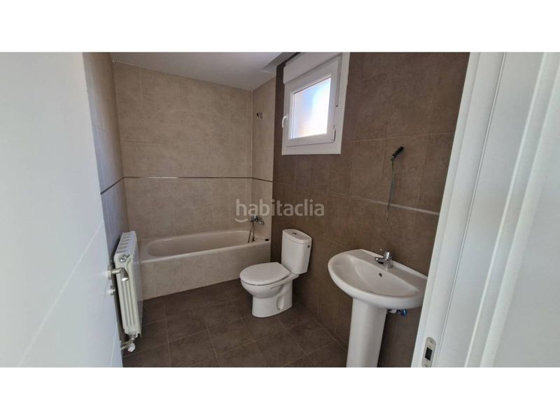 Foto 6d7cb639-7de5-4f96-8e3c-4c7d795b025f. Ático aticazo de dos dormitorios con tres terrazas de 77m2 en total a estrenar en Lardero