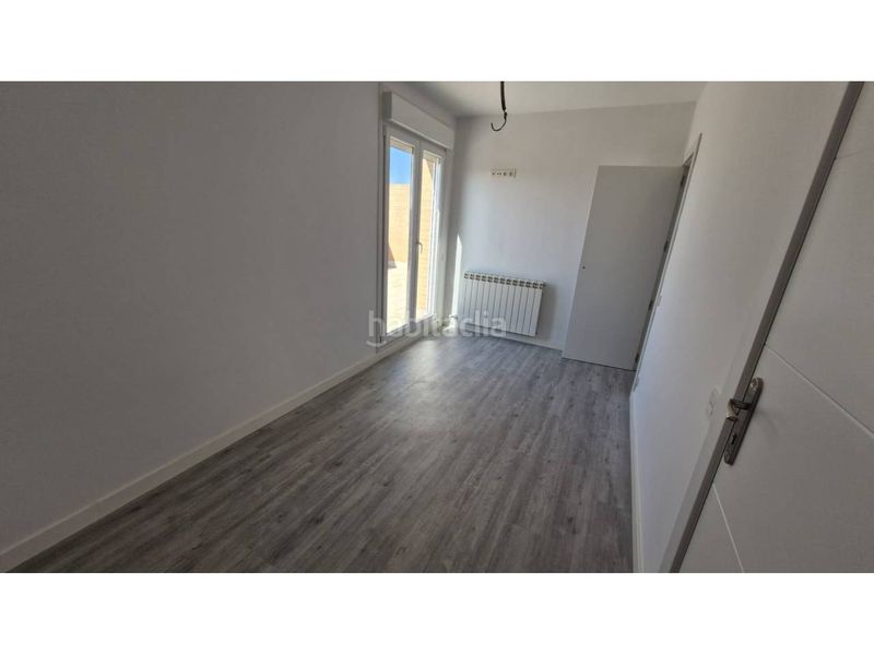 Foto 79fd2194-fcb0-4553-8abe-5da499f444cb. Ático aticazo de dos dormitorios con tres terrazas de 77m2 en total a estrenar en Lardero