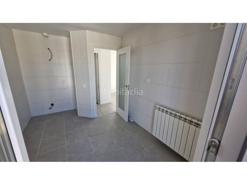 Foto c1fff8e6-5274-4bab-8797-d5c5da82f5c1. Ático aticazo de dos dormitorios con tres terrazas de 77m2 en total a estrenar en Lardero