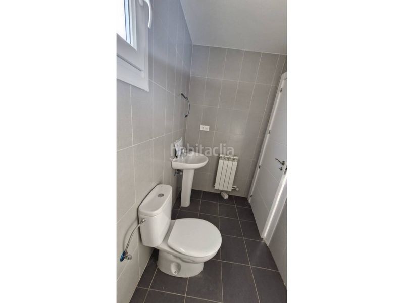 Foto c5f4da4f-aeff-4b4a-9f50-dbbc401f3acb. Ático aticazo de dos dormitorios con tres terrazas de 77m2 en total a estrenar en Lardero