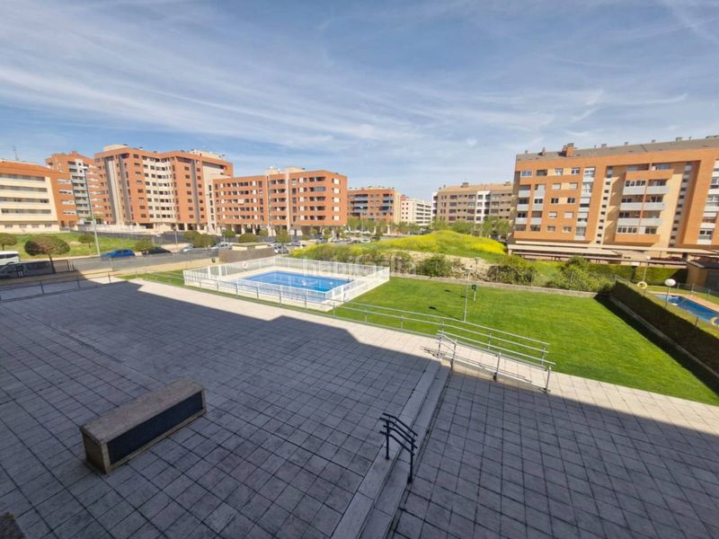 Foto 37f11efe-314f-45d0-a7e0-e1b48ab884cb. Pis amb calefacció aparcament piscina a Portillejo - Valdegastea Logroño