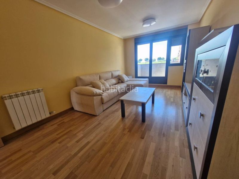 Foto f1b33803-211e-4a2d-922c-146bf7509c72. Pis amb calefacció aparcament piscina a Portillejo - Valdegastea Logroño