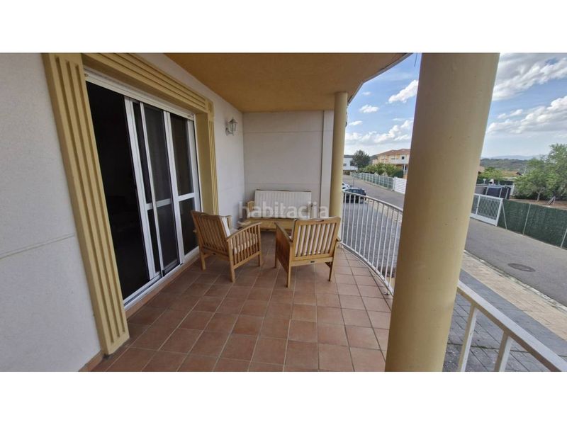 Foto 1bdeea9c-eb9c-4829-a764-25648a8431e0. Casa adossada amb calefacció aparcament piscina a Medrano