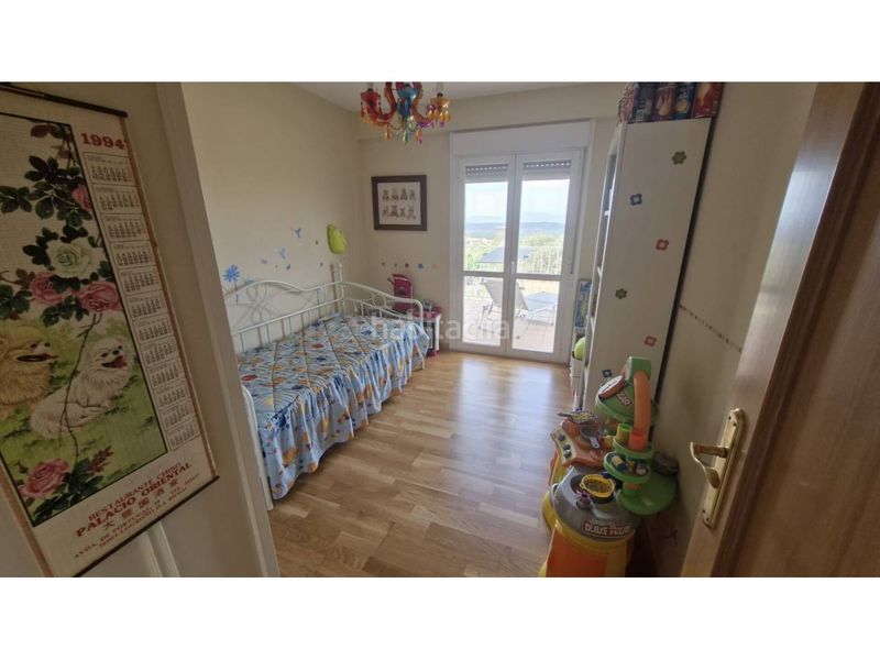 Foto 221db3fe-b040-43c6-a2e5-e16b205a9b91. Casa adossada amb calefacció aparcament piscina a Medrano