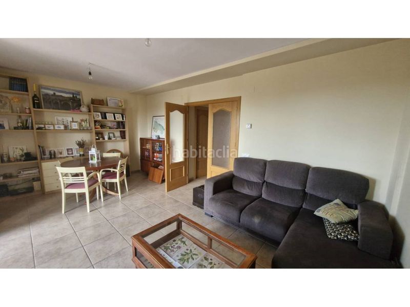 Foto 257521ac-67bd-4006-a575-22970bb536c2. Casa adossada amb calefacció aparcament piscina a Medrano