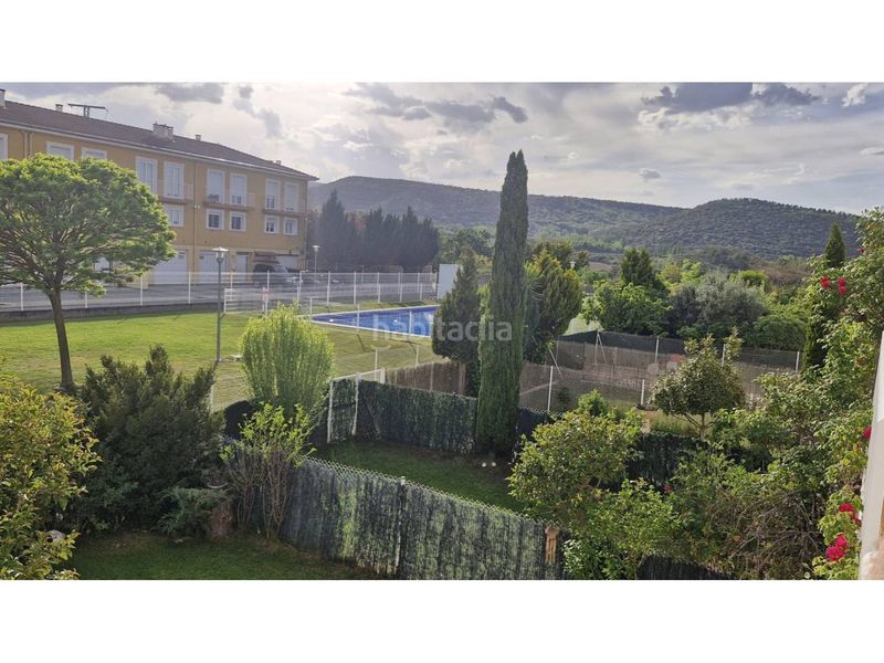 Foto 4c19d8c2-2ba4-46a4-aef8-1e5c33f2e87a. Casa adossada amb calefacció aparcament piscina a Medrano