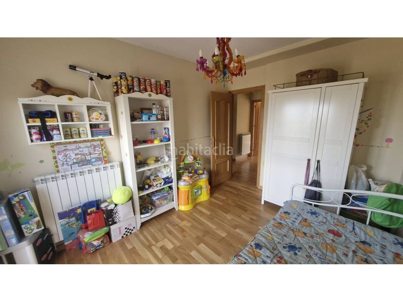 Foto 72512da8-b923-4b9d-9016-77b409c5587e. Casa adossada amb calefacció aparcament piscina a Medrano