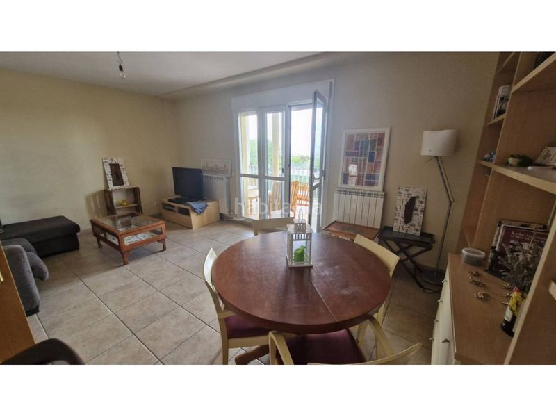 Foto a7805f17-dfdf-4463-92bb-55a0a64c1a8d. Casa adossada amb calefacció aparcament piscina a Medrano