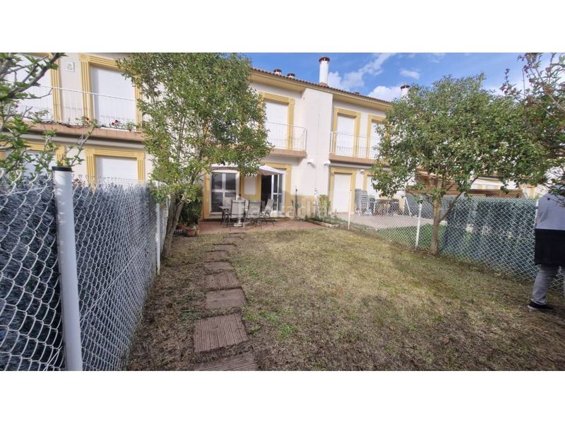 Foto d2a772c6-f753-41b1-bd6a-9849ebe042be. Casa adossada amb calefacció aparcament piscina a Medrano