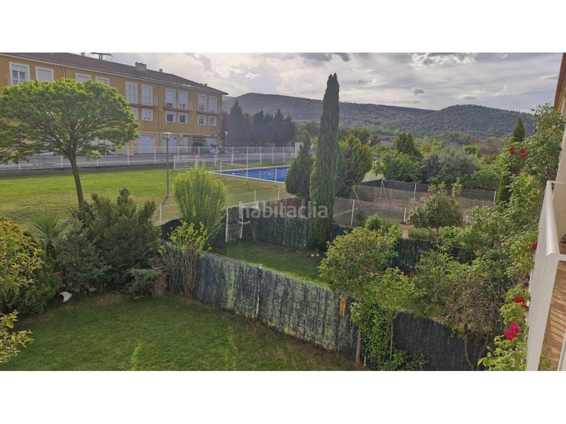 Foto e3c91724-66ab-4dd7-b704-55493911d6aa. Casa adossada amb calefacció aparcament piscina a Medrano