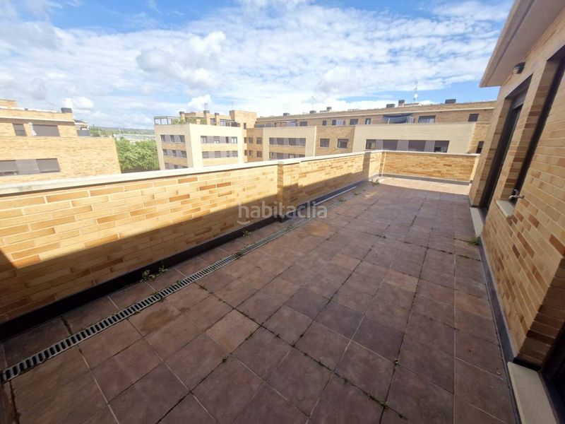 Foto 3819ab51-dd04-4cd8-aec1-a09b6f4f8d52. Àtic amb calefacció aparcament piscina a Lardero