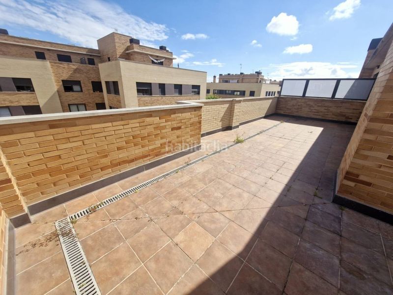 Foto 4be931f2-fc52-4d17-b54a-e88b6f8148ed. Àtic amb calefacció aparcament piscina a Lardero