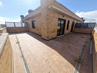 Attique  Calle río molinos. Un capricho de atico en el r1 de lardero con 50m2 de terraza