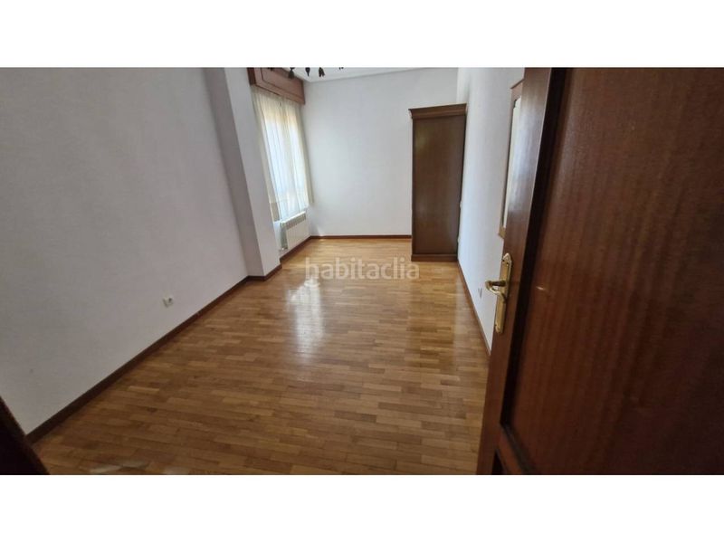 Foto 4c1f95a9-b168-4b12-9086-4705ae7da015. Flat with heating parking in San Adrián Logroño
