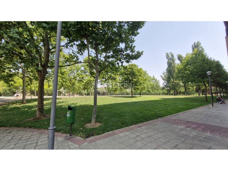 Foto 5a394940-02f4-4aee-af62-9128b6279e4f. Flat with heating parking in San Adrián Logroño
