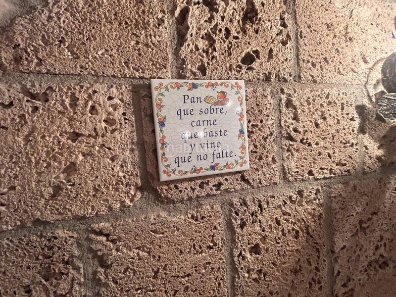 Foto ddbbe373-1762-4003-9141-2850d23557e5. Casa amb calefacció a Ledesma de la Cogolla
