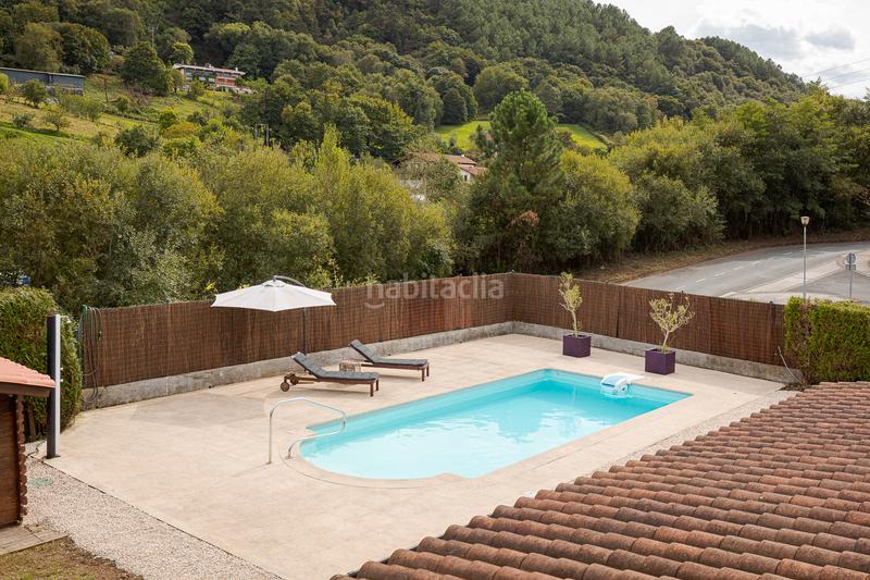 Foto 912f20e8-1edf-4758-9f01-1c02076d1629. Casa adossada amb xemeneia calefacció aparcament piscina a Irun