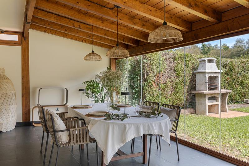 Foto d98d0c85-3331-405d-a349-ea015d636c41. Casa adossada amb xemeneia calefacció aparcament piscina a Irun