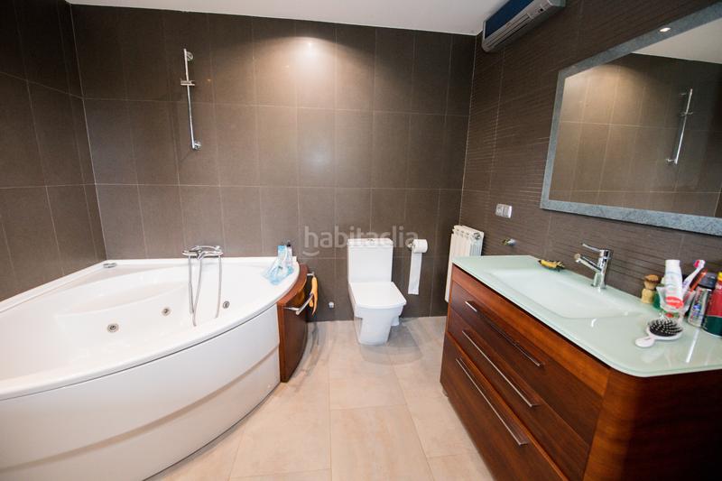 Foto 76b2dbf2-e7af-4807-8099-5cc58190dc39. Casa amb xemeneia aparcament piscina a Oiartzun