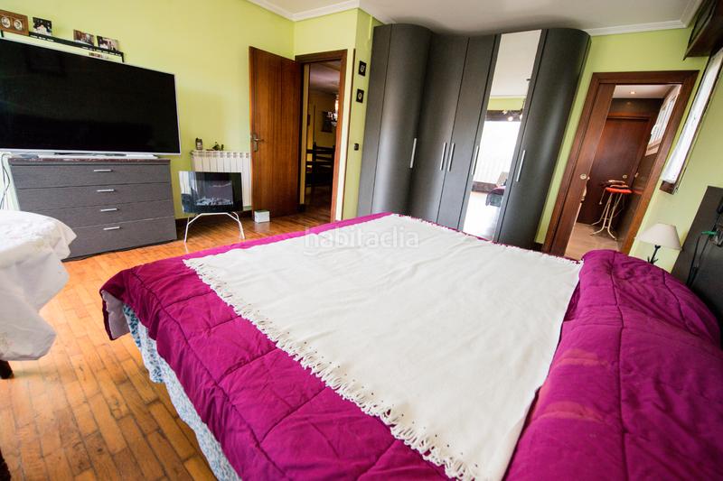 Foto c992b220-9cde-4086-8882-98f69d39915a. Casa amb xemeneia aparcament piscina a Oiartzun