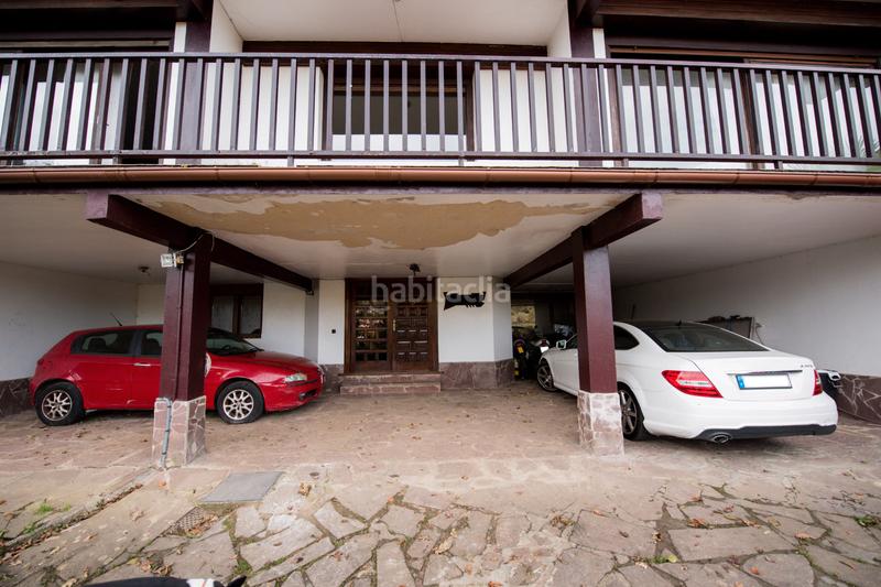 Foto cccbbd34-a87f-4f0a-9fc6-3377c9c464cc. Casa amb xemeneia aparcament piscina a Oiartzun