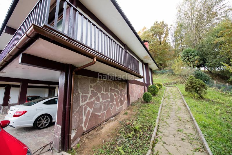 Foto dac90fa2-cb53-45bf-89ef-494bd373d386. Casa amb xemeneia aparcament piscina a Oiartzun