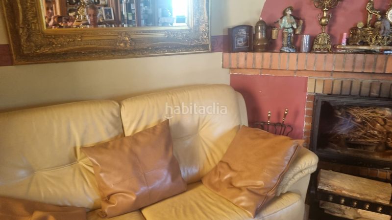 Foto 74bc3d75-a77f-4eb0-ad2e-00e2f513ab44. Casa adossada amb xemeneia calefacció aparcament a Irun