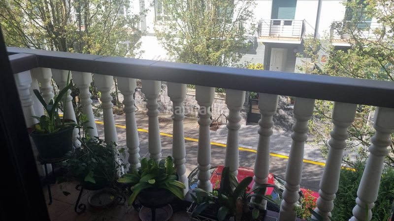 Foto aba07cef-b5bc-4654-b72d-fdf05275bc52. Casa adossada amb xemeneia calefacció aparcament a Irun