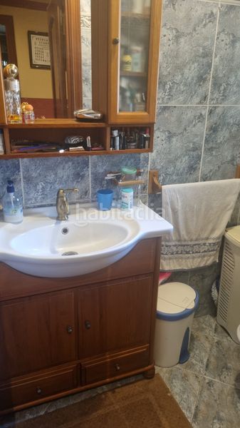 Foto cd6f1d44-bca5-4a48-968f-4e5b57695f18. Casa adossada amb xemeneia calefacció aparcament a Irun