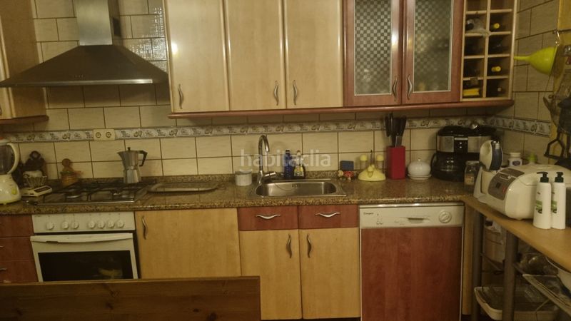 Foto f2be5c60-7b8c-4217-b9eb-db527bedd7eb. Casa adossada amb xemeneia calefacció aparcament a Irun