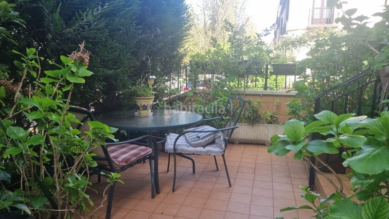 Foto ff16a873-56d6-405d-a548-172f45fc2b77. Casa adossada amb xemeneia calefacció aparcament a Irun