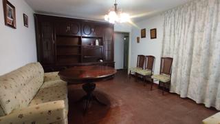 Rez-de-chaussée à Carpio (El). Piso ideal para inversión en el carpio!