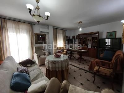 Foto a81f5d8f-5acf-43c9-b407-d750d61a5f0c. Edifici a Carpio (El)