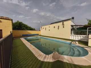 House in Carpio (El). Estupenda casa de campo en el carpio!