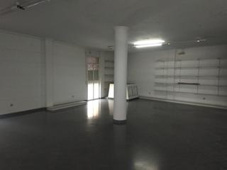Local Comercial a Carpio (El). Local comercial en pleno centro