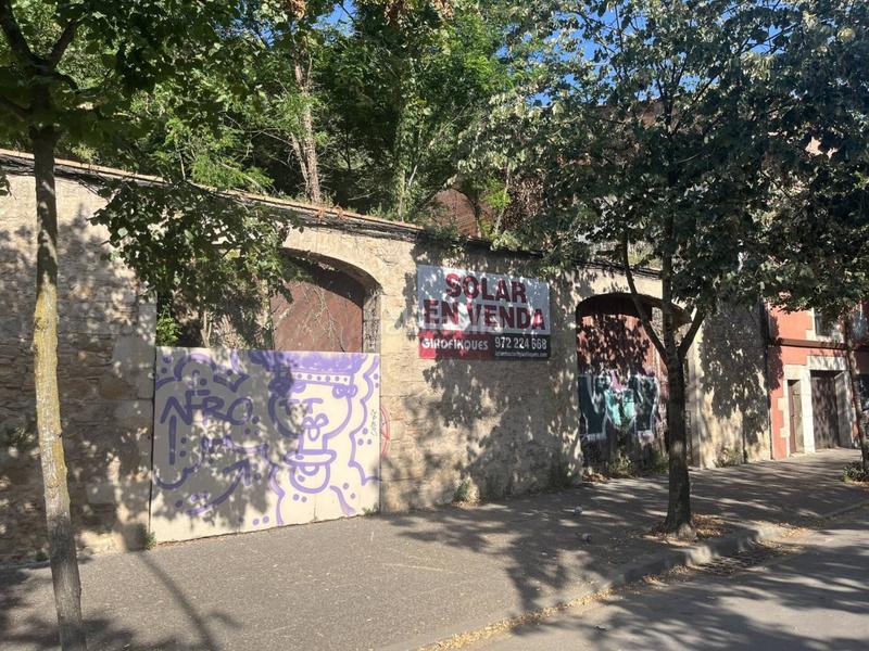 Foto c2cc08d9-2dd6-40f7-ae98-fa9a86d36a23. Terreny residencial a Pont Major - Pedret - Campdorà Girona