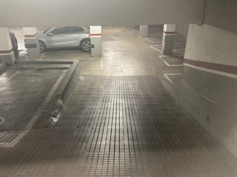 Foto b06551de-799d-41f8-b833-84f9578e832e. Autoparkplatz in Eixample Nord Girona