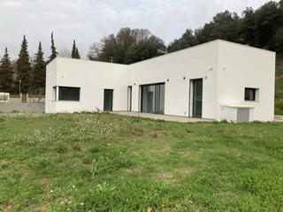 Casa a Olot. Casa en venta en llorà