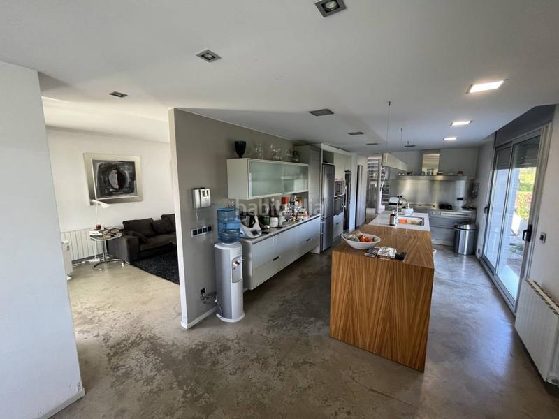 Foto 91d1e041-81d3-4cc0-ba4e-b1fa85a2bfe6. Casa con riscaldamento parcheggio piscina in Palau Girona