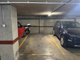 Lloguer Aparcament cotxe  Barcelona. Alquiler de plaza de parking en girona estación ave