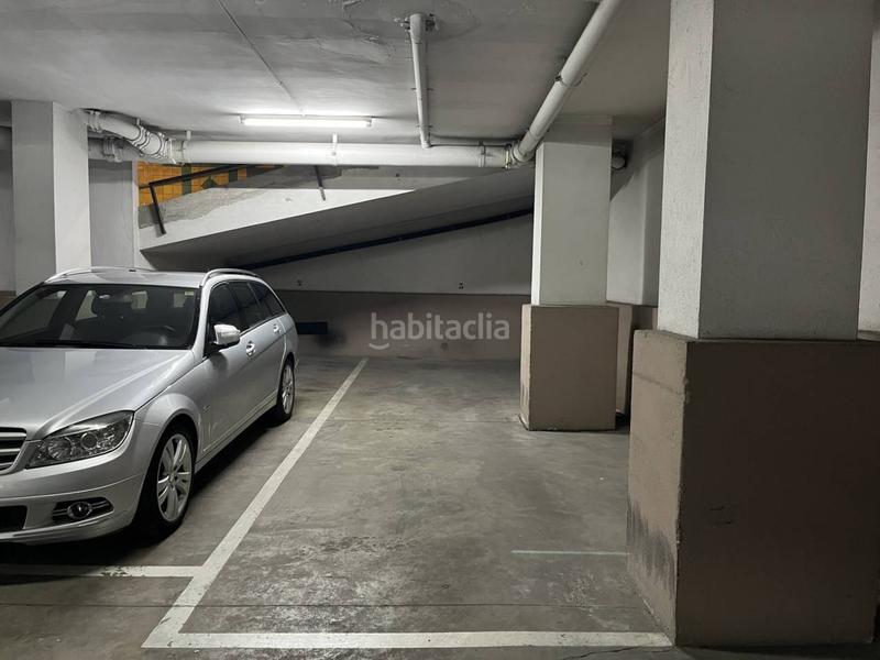 Foto b2ec683b-291f-4fd9-bac2-a30ac06768db. Parking voiture dans Eixample Nord Girona