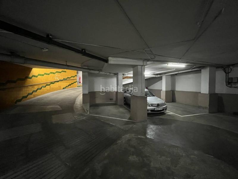 Foto cb90c51a-3264-4484-99d1-9adb1c15ea79. Parking voiture dans Eixample Nord Girona