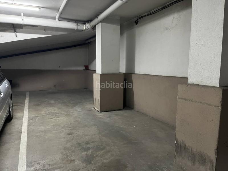 Foto e5e3f82a-cd29-4107-bdb0-a1278f632362. Parking voiture dans Eixample Nord Girona