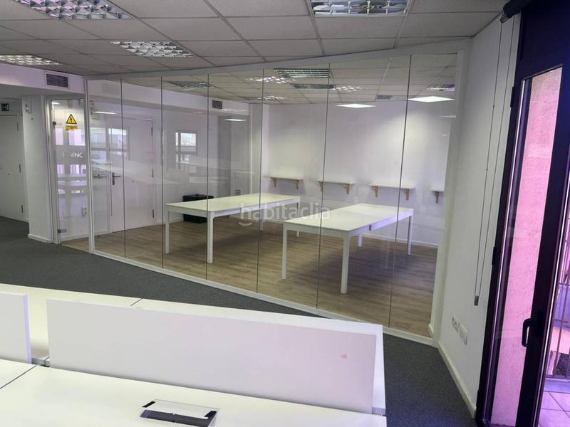 Foto 2a1d06f2-3b57-4eed-912a-1cb05fb41c90. Location bureau dans Eixample Nord Girona
