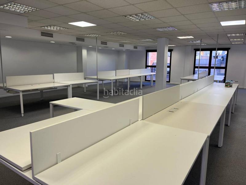 Foto b34dda83-e140-4995-b45d-f442ffe6ac14. Location bureau dans Eixample Nord Girona