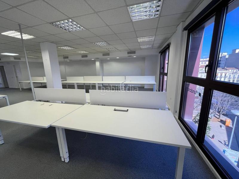 Foto e1018837-308d-4c8e-aa8d-a4c954285dd9. Location bureau dans Eixample Nord Girona